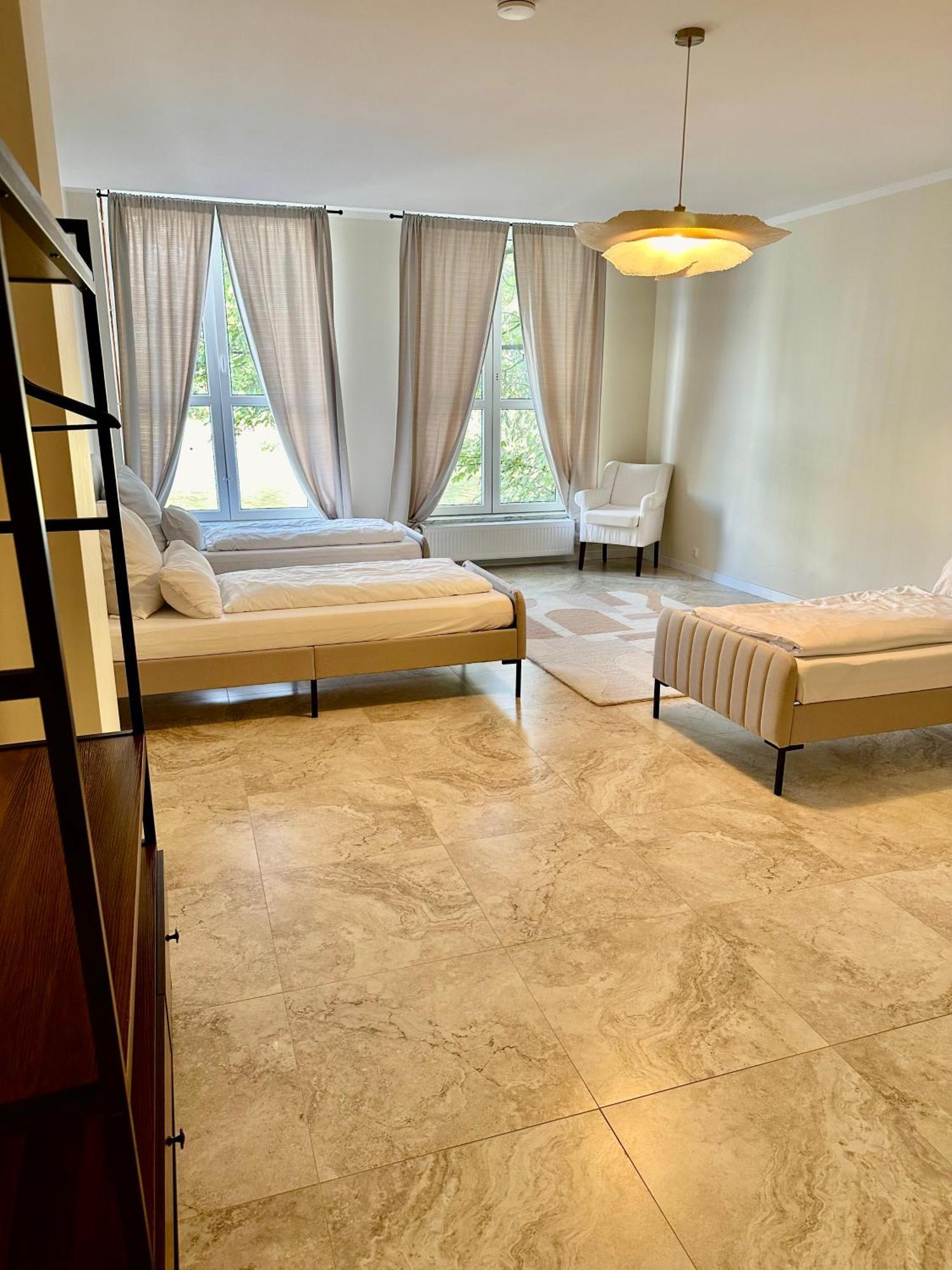 Sanierte 5 Zimmer Luxus Standard Apartment Auf 350Qm Hamburg Bagian luar foto