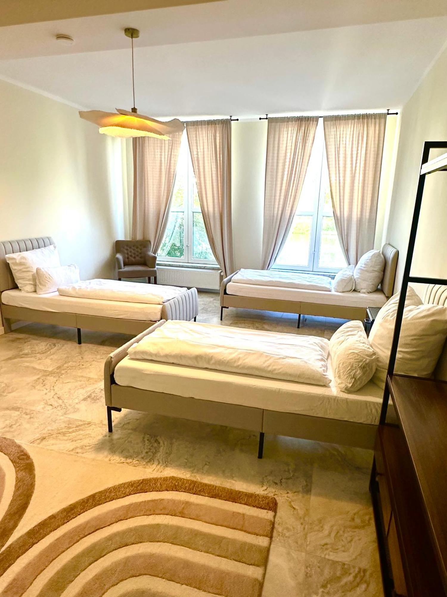 Sanierte 5 Zimmer Luxus Standard Apartment Auf 350Qm Hamburg Bagian luar foto